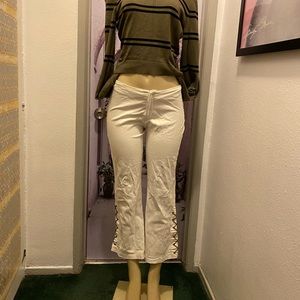 Forever 21 white Capri pants size S/M